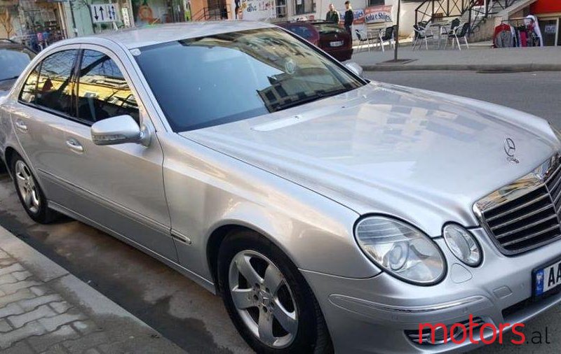 2008' Mercedes-Benz E 200 photo #2