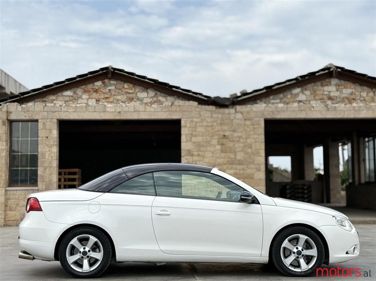 2010' Volkswagen Eos photo #6