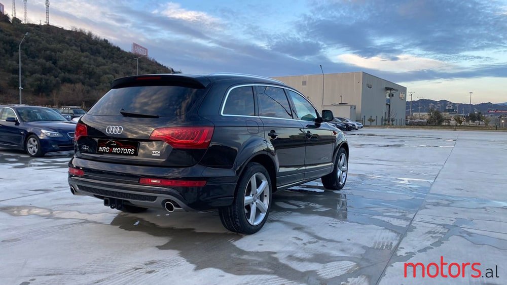 2011' Audi Q7 photo #4