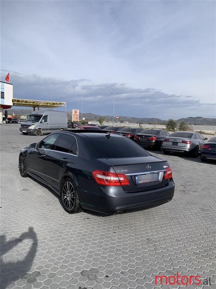 2010' Mercedes-Benz 350 photo #3