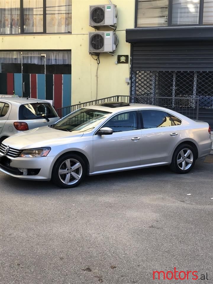 2013' Volkswagen Passat photo #3