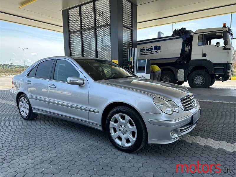 2005' Mercedes-Benz C 220 photo #3