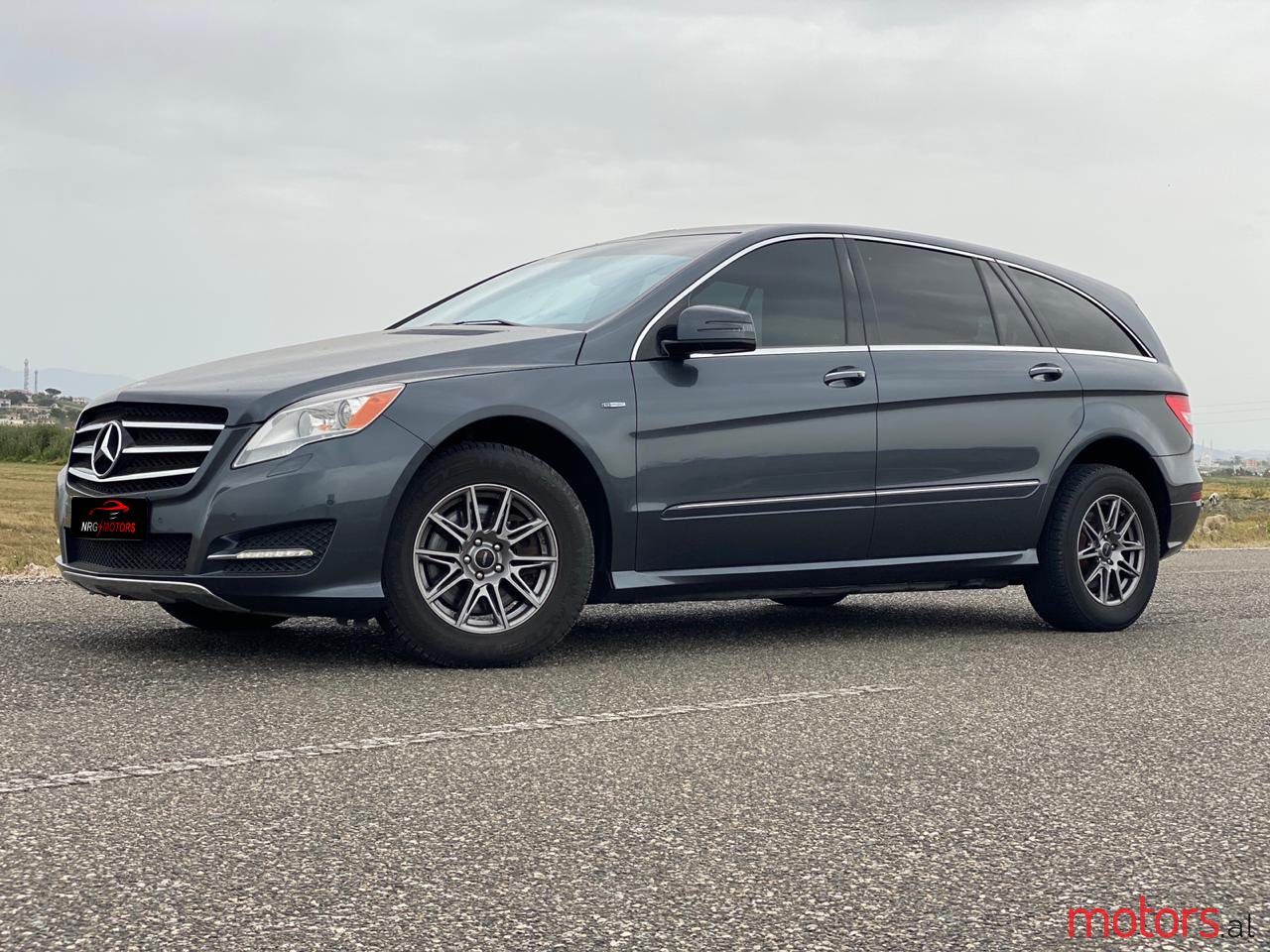 2012' Mercedes-Benz R 350 photo #4