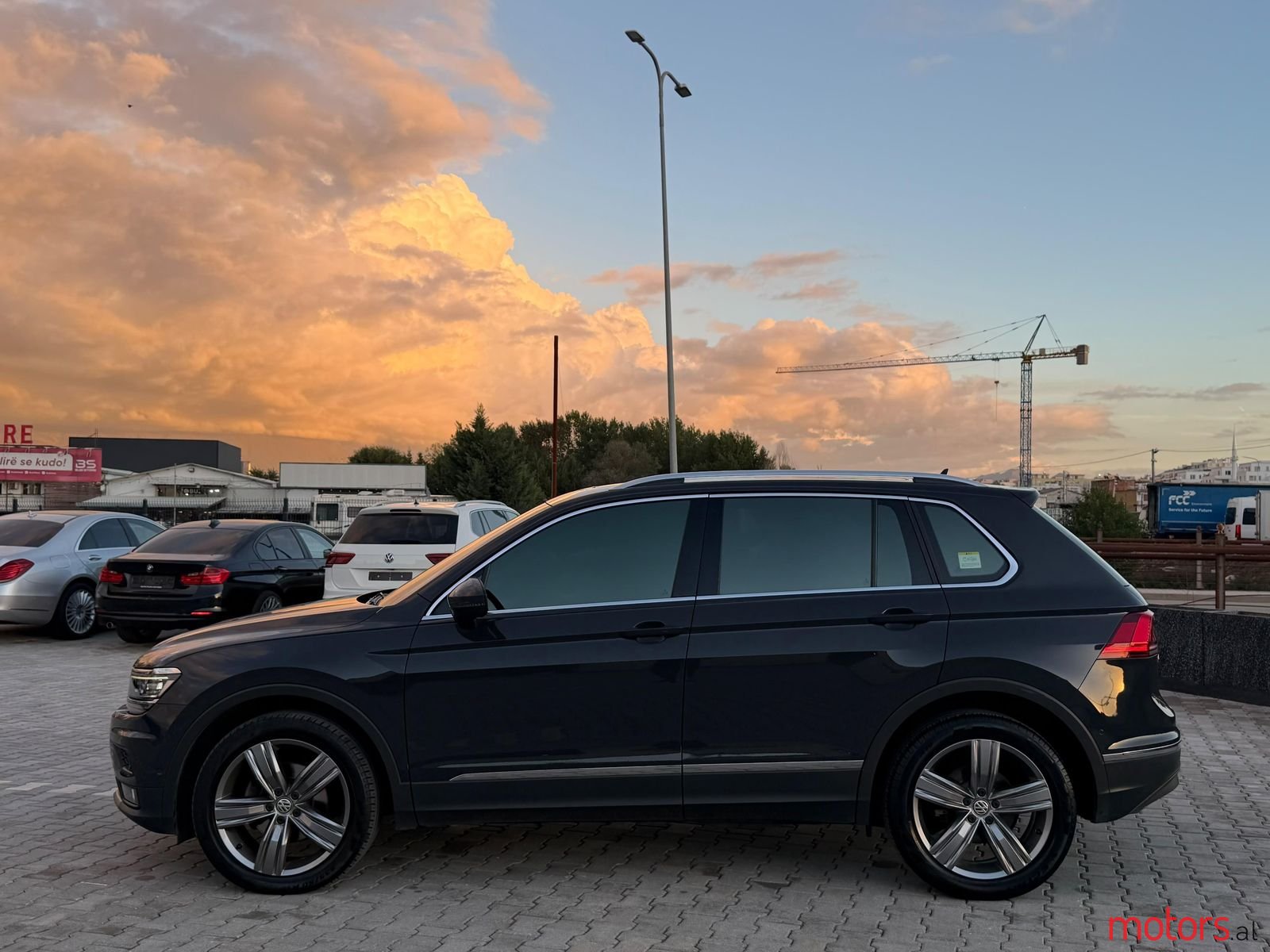 2018' Volkswagen Tiguan photo #6
