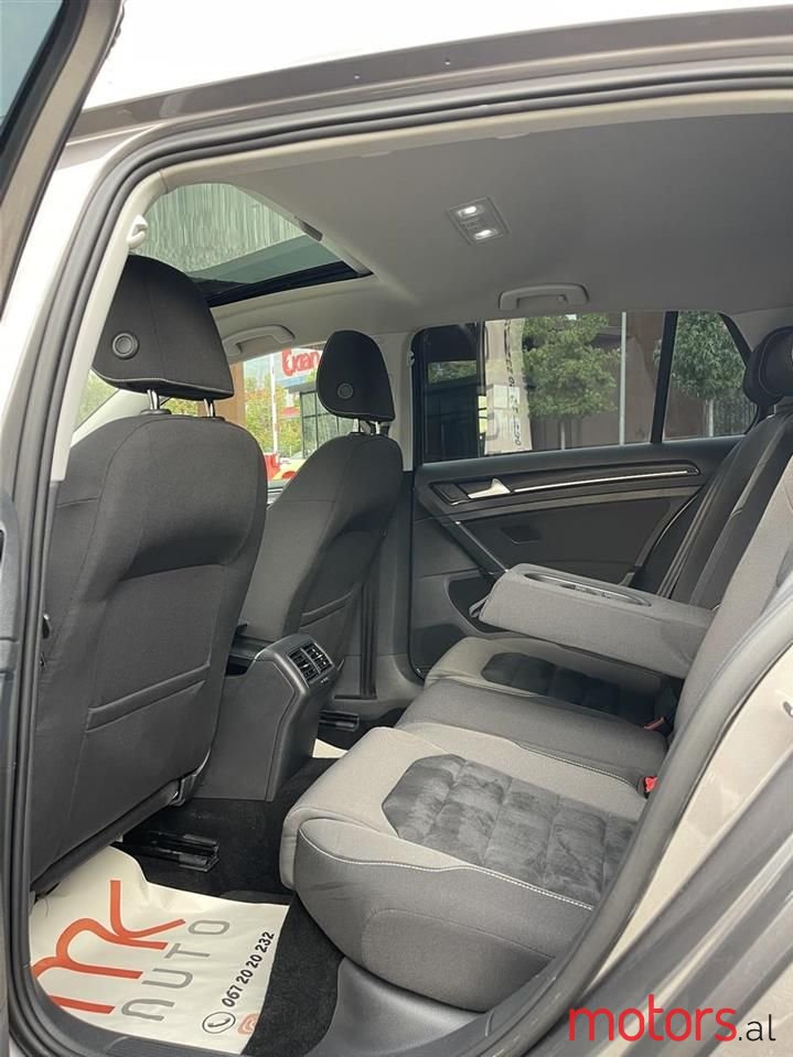 2014' Volkswagen Golf photo #6