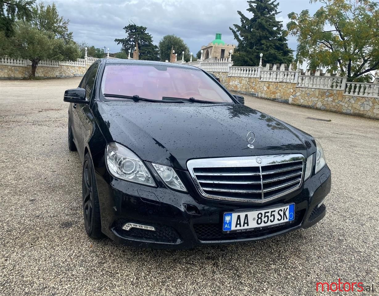 2009' Mercedes-Benz E 220 photo #1