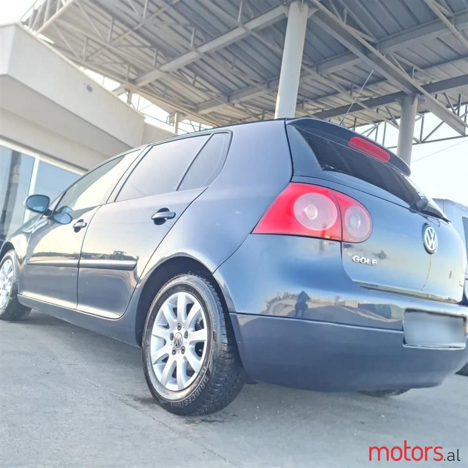 2008' Volkswagen Golf photo #6