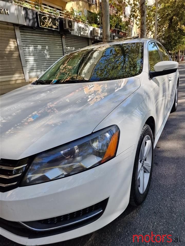 2013' Volkswagen Passat photo #3