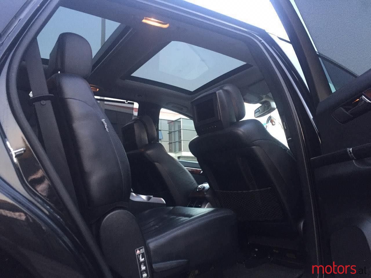 2008' Mercedes-Benz R 350 photo #6