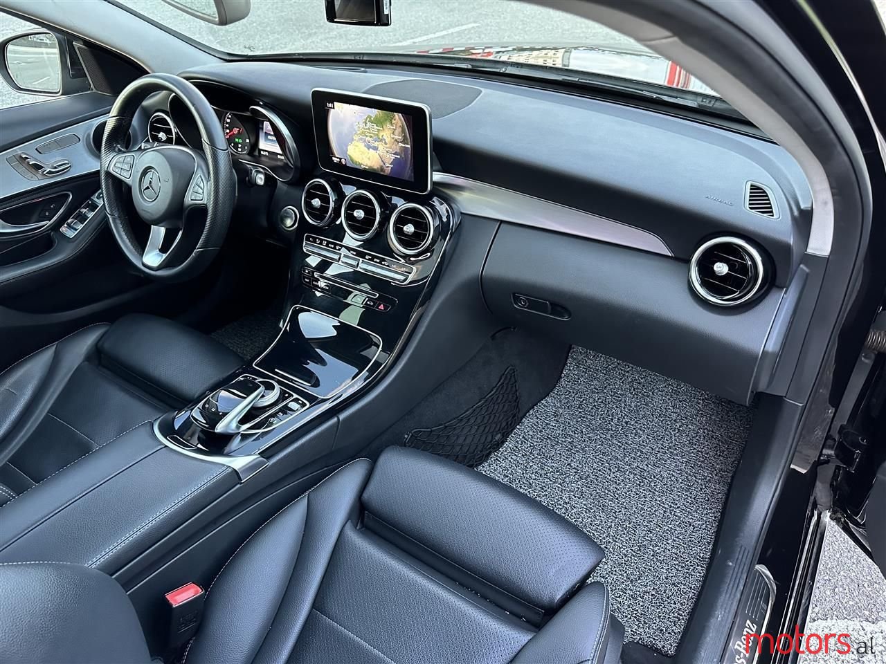 2015' Mercedes-Benz C 220 photo #2