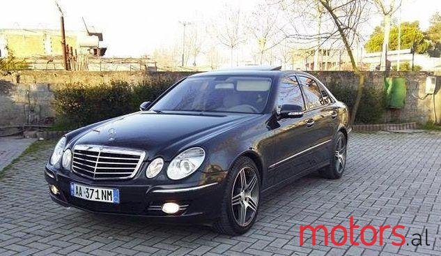 2004' Mercedes-Benz E-Class photo #2