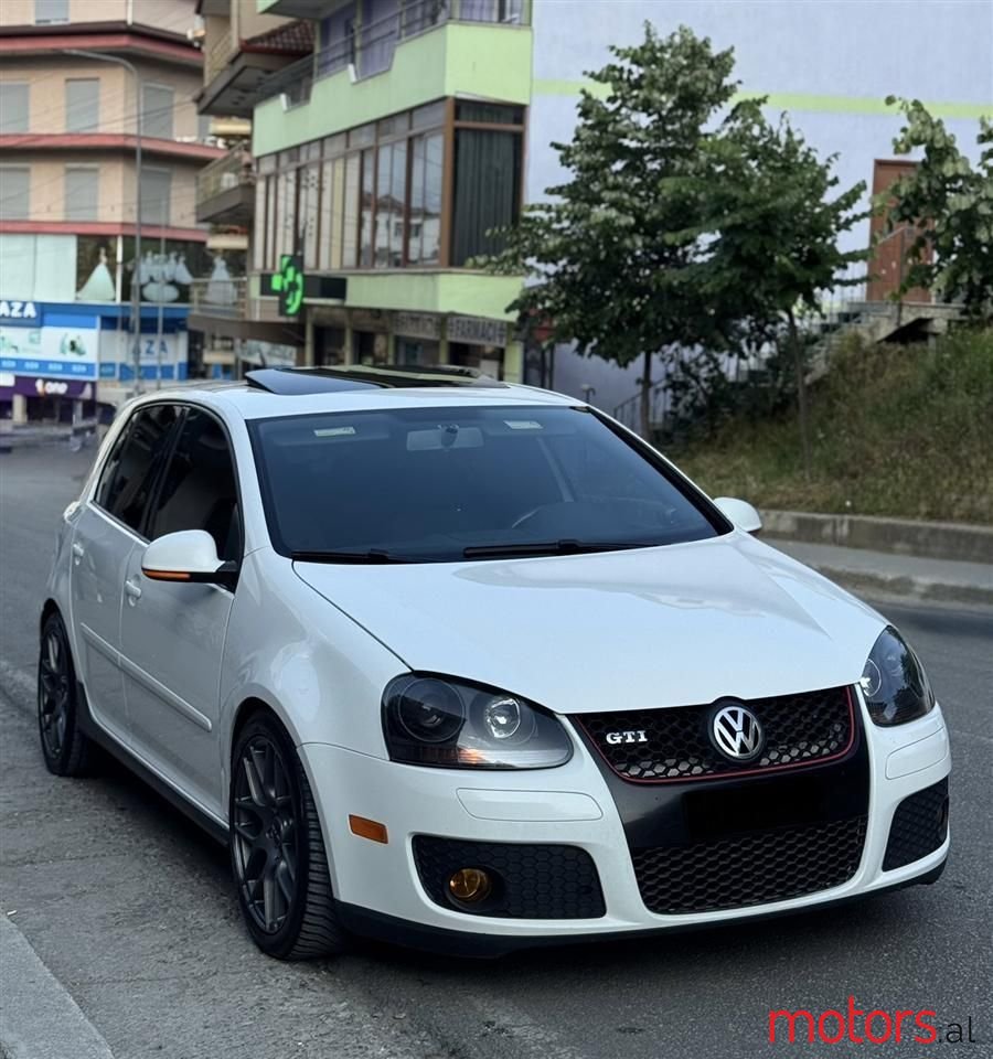 2009' Volkswagen Golf photo #1