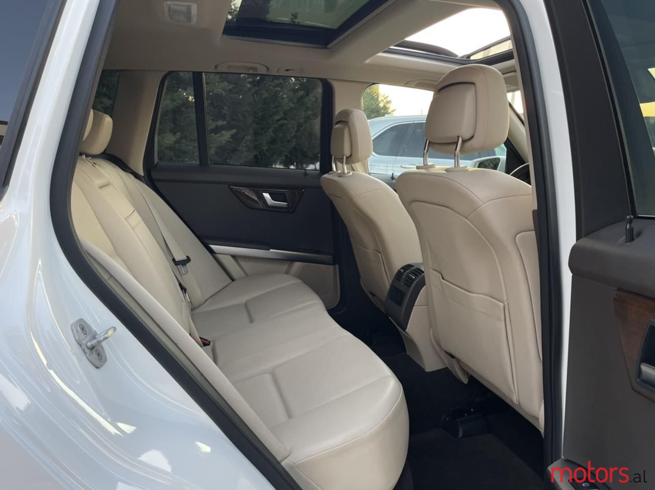 2015' Mercedes-Benz GLK 250 photo #6