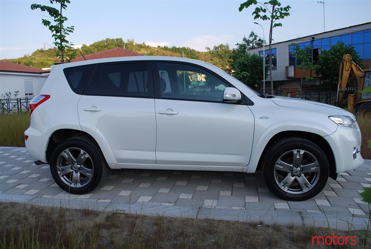 2011' Toyota RAV4 photo #1