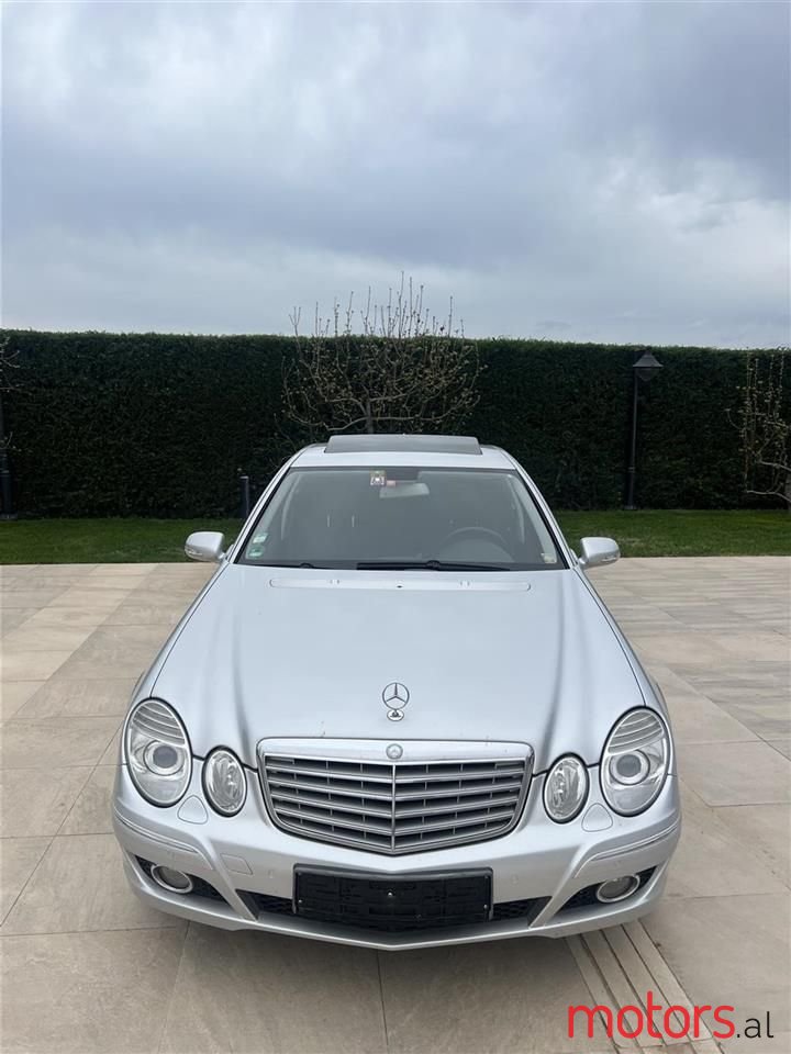 2008' Mercedes-Benz E 280 photo #3