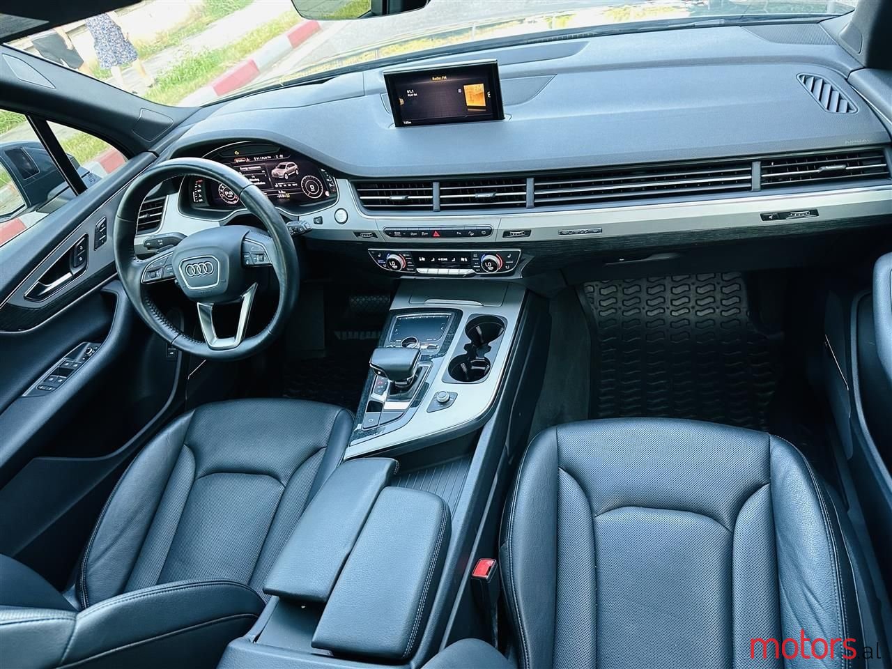 2018' Audi Q7 photo #5