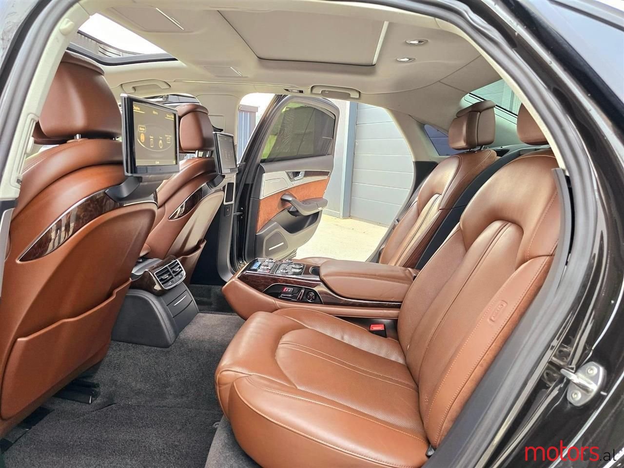 2013' Audi A8 photo #1