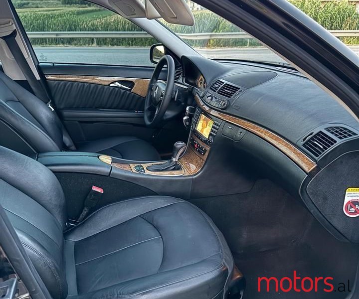 2008' Mercedes-Benz E 320 photo #2