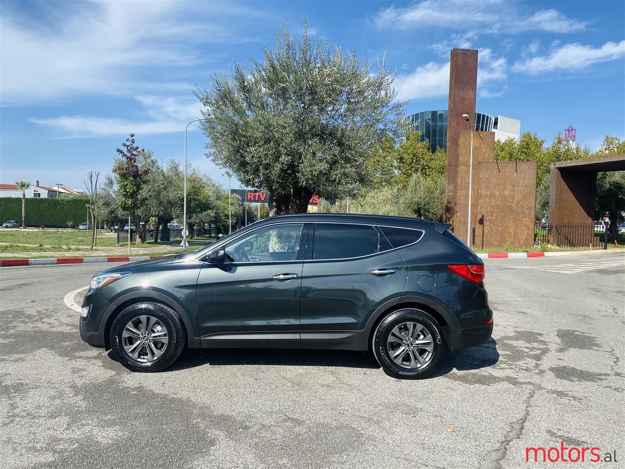 2013' Hyundai Santa Fe photo #6