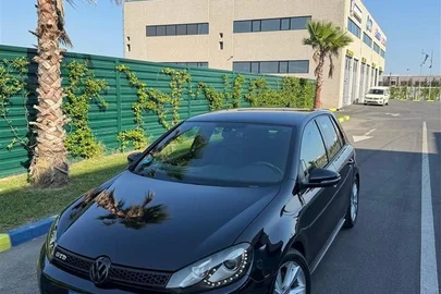 2011' Volkswagen Golf