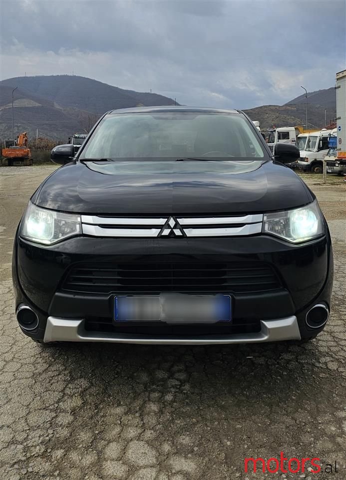 2016' Mitsubishi Outlander photo #5