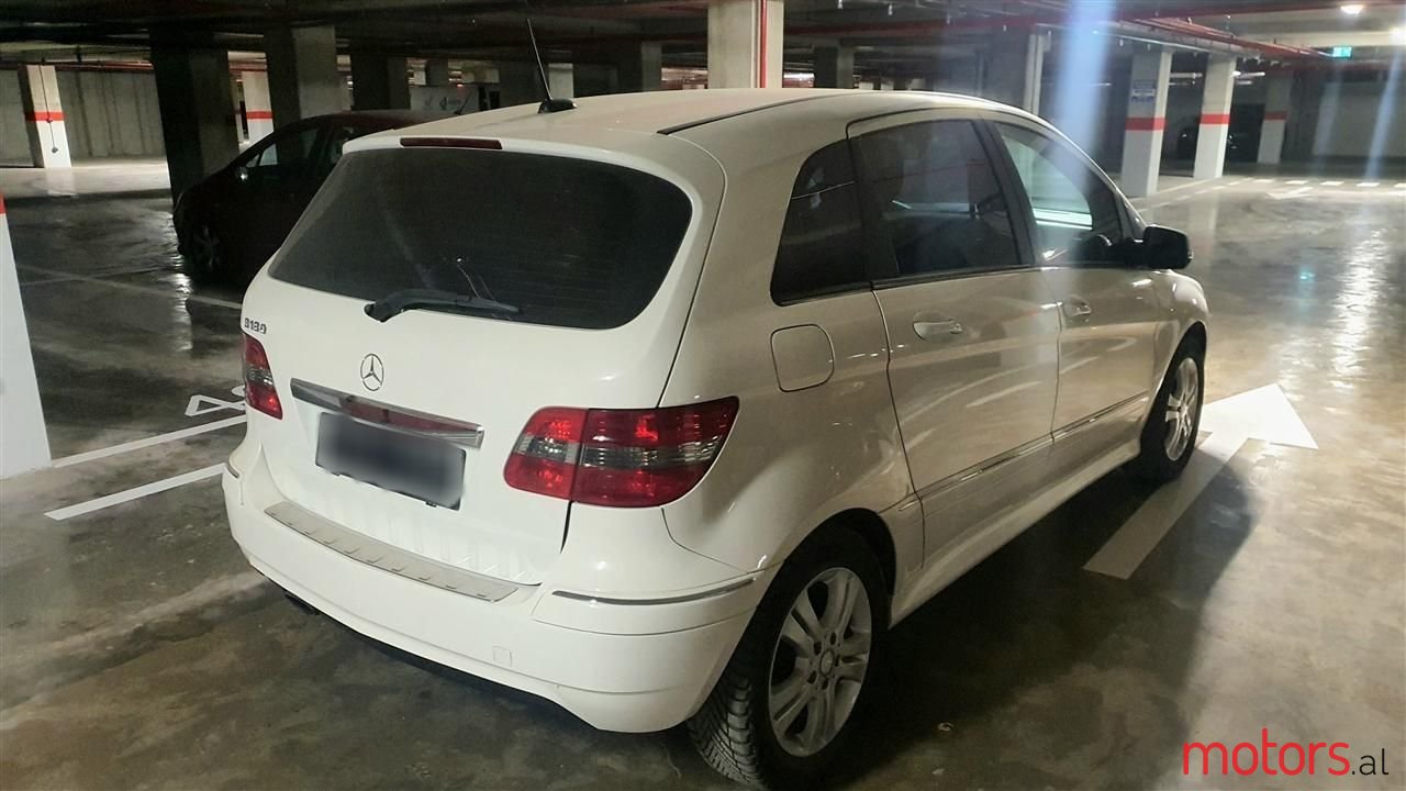 2011' Mercedes-Benz B 180 photo #4