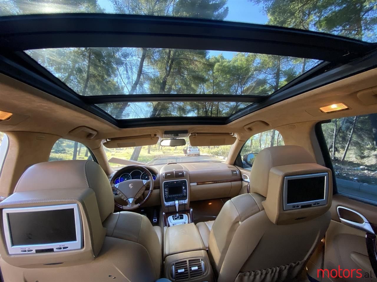 2009' Porsche Cayenne photo #1