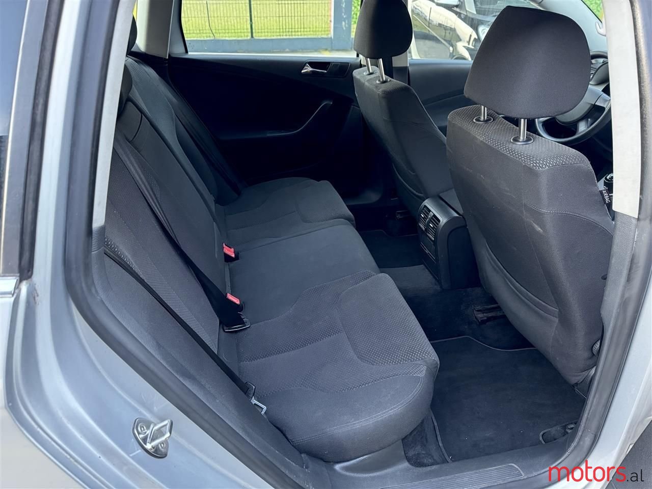 2007' Volkswagen Passat photo #4