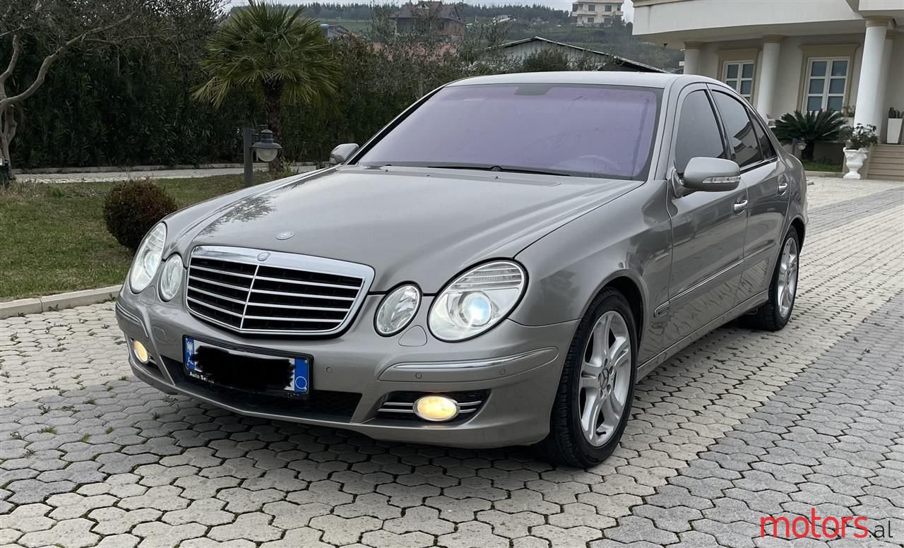 2008' Mercedes-Benz E 320 photo #3
