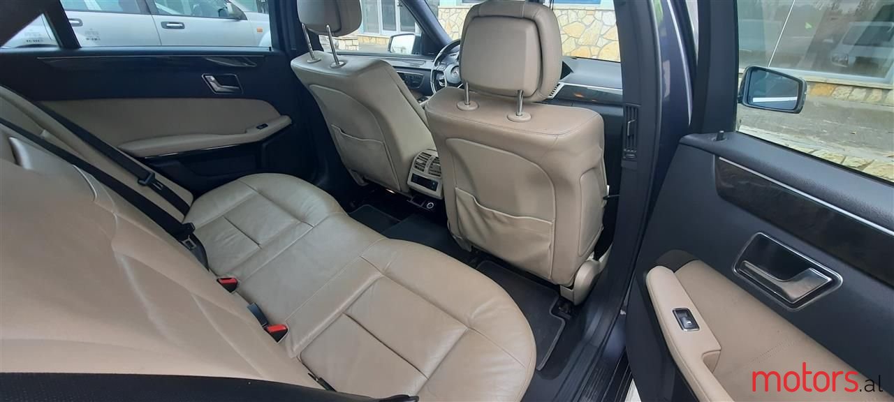 2009' Mercedes-Benz E 350 photo #3