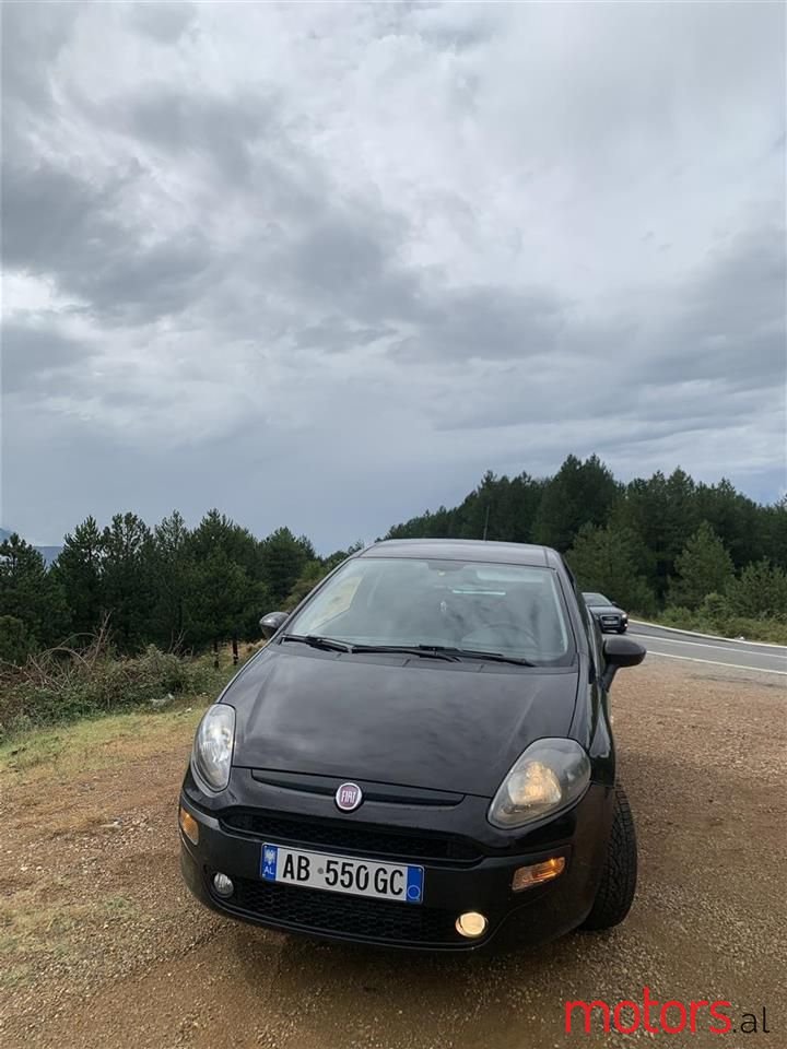 2012' Fiat Punto Evo photo #4