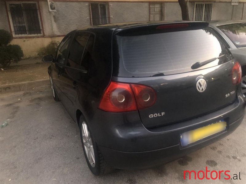 2004' Volkswagen Golf photo #5