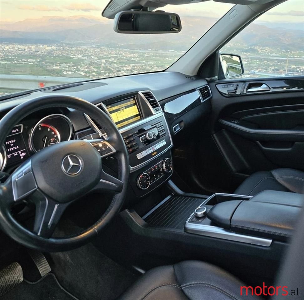 2012' Mercedes-Benz ML 350 photo #5