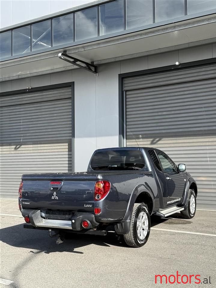 2010' Mitsubishi L200 photo #6