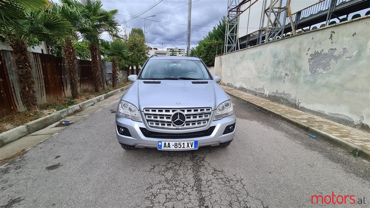 2010' Mercedes-Benz ML 350 photo #4