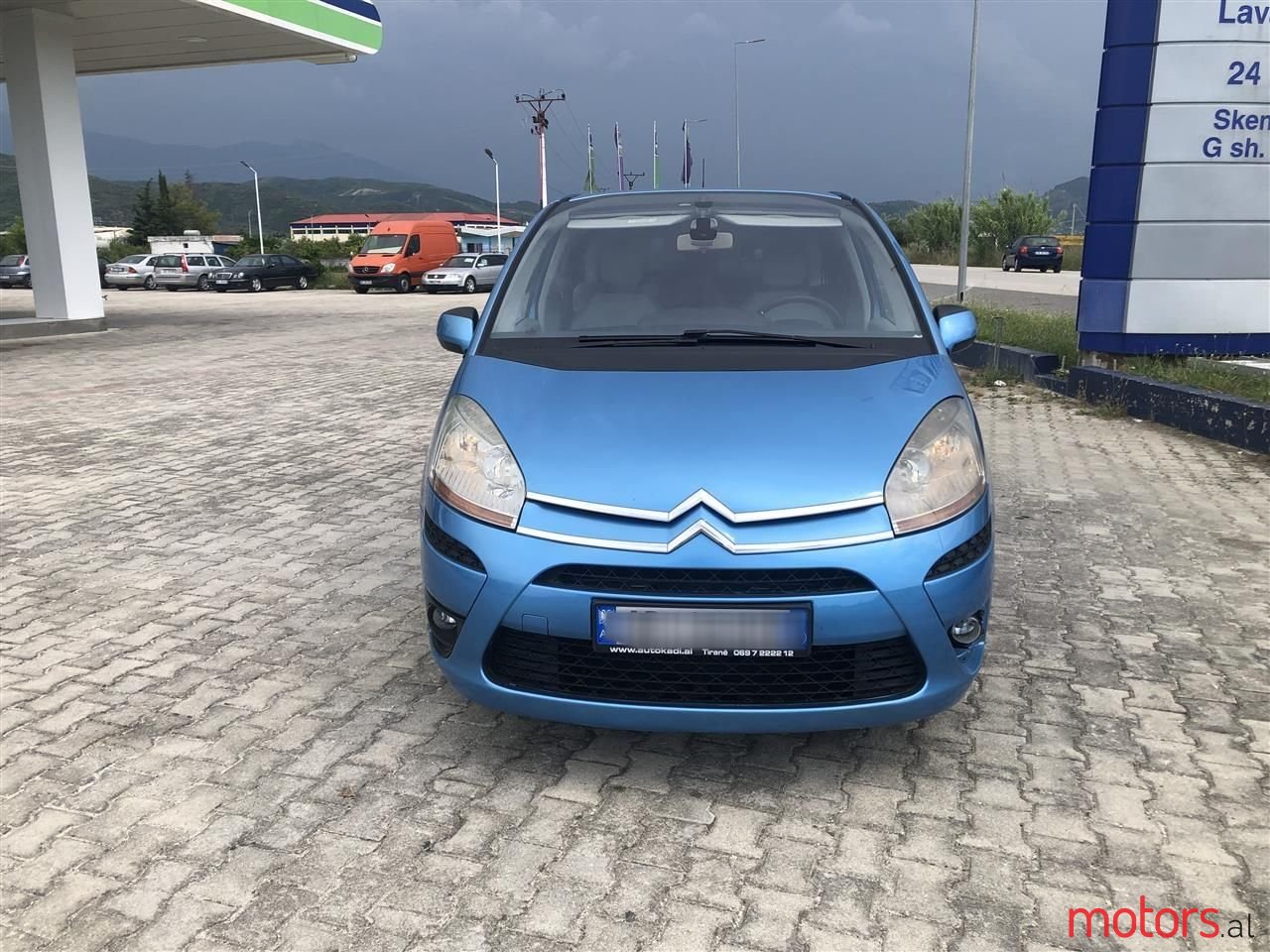 2008' Citroen C4 photo #3