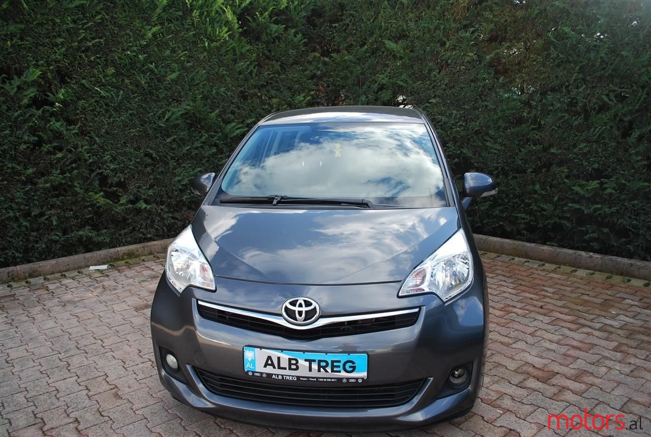 2012' Toyota Verso S photo #3