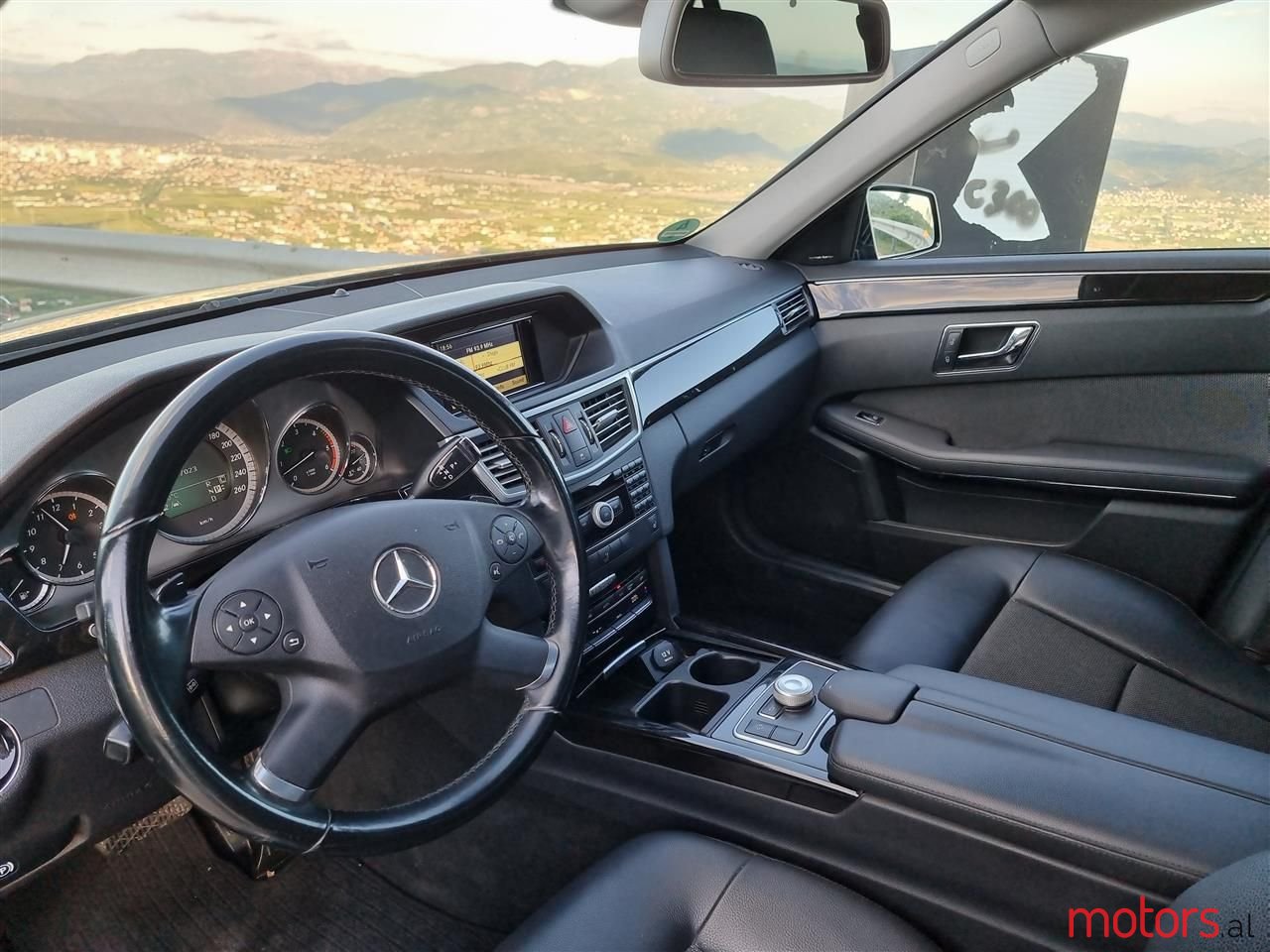 2010' Mercedes-Benz E 350 photo #6