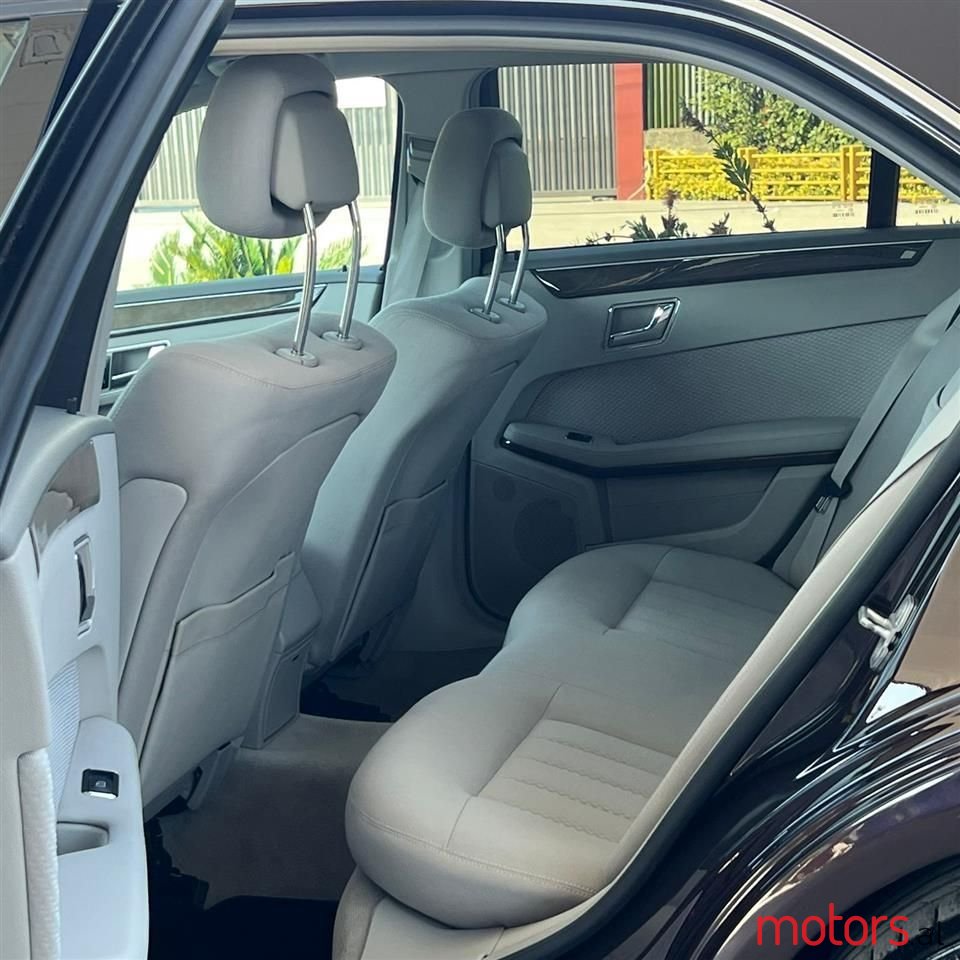 2010' Mercedes-Benz 220 photo #3