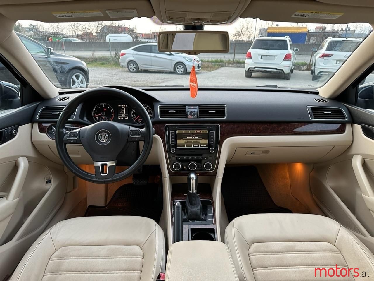 2012' Volkswagen Passat photo #6