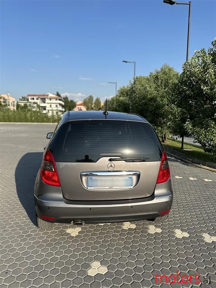 2010' Mercedes-Benz A 180 photo #5