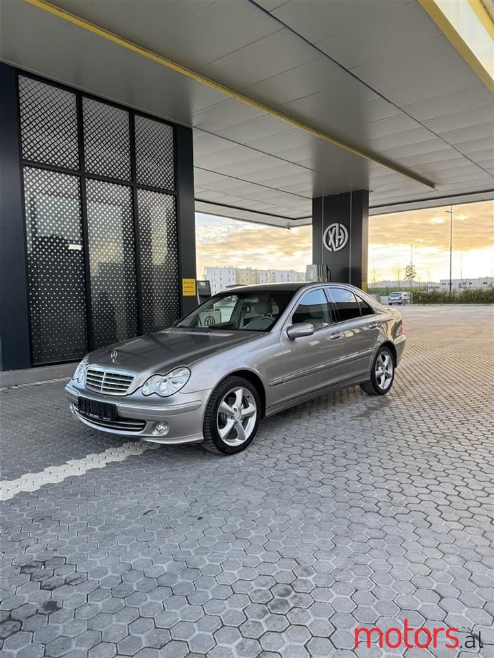 2005' Mercedes-Benz C 220 photo #2
