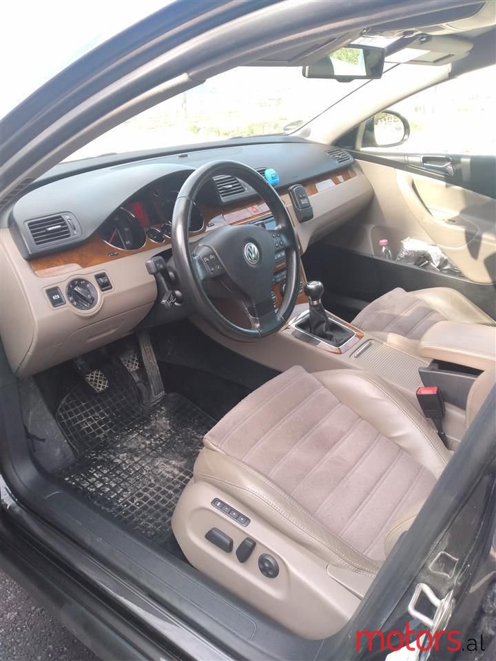 2007' Volkswagen Passat photo #6