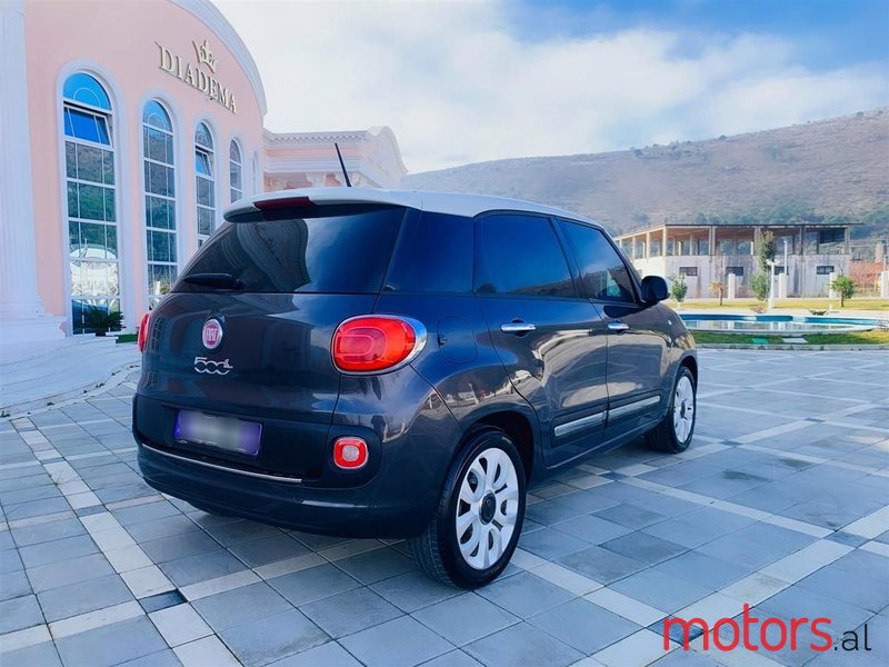 2013' Fiat 500L photo #2