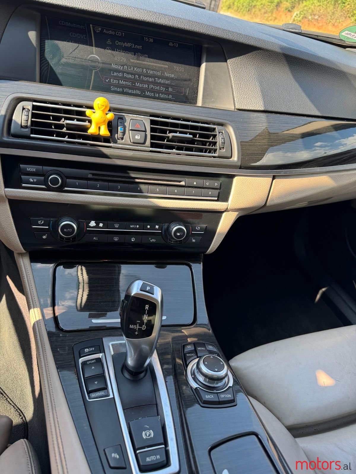 2010' BMW 530 photo #2