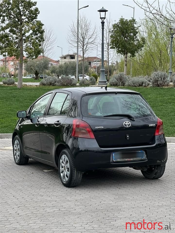 2007' Toyota Yaris photo #6