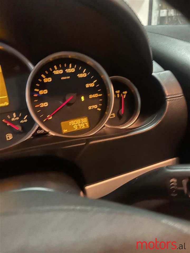 2009' Porsche Cayenne photo #2