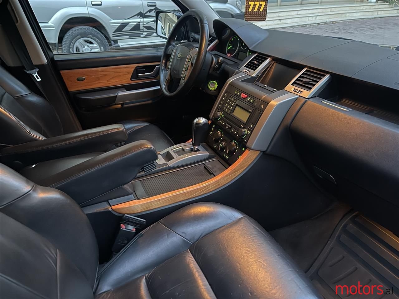 2008' Land Rover Range Rover Sport photo #3