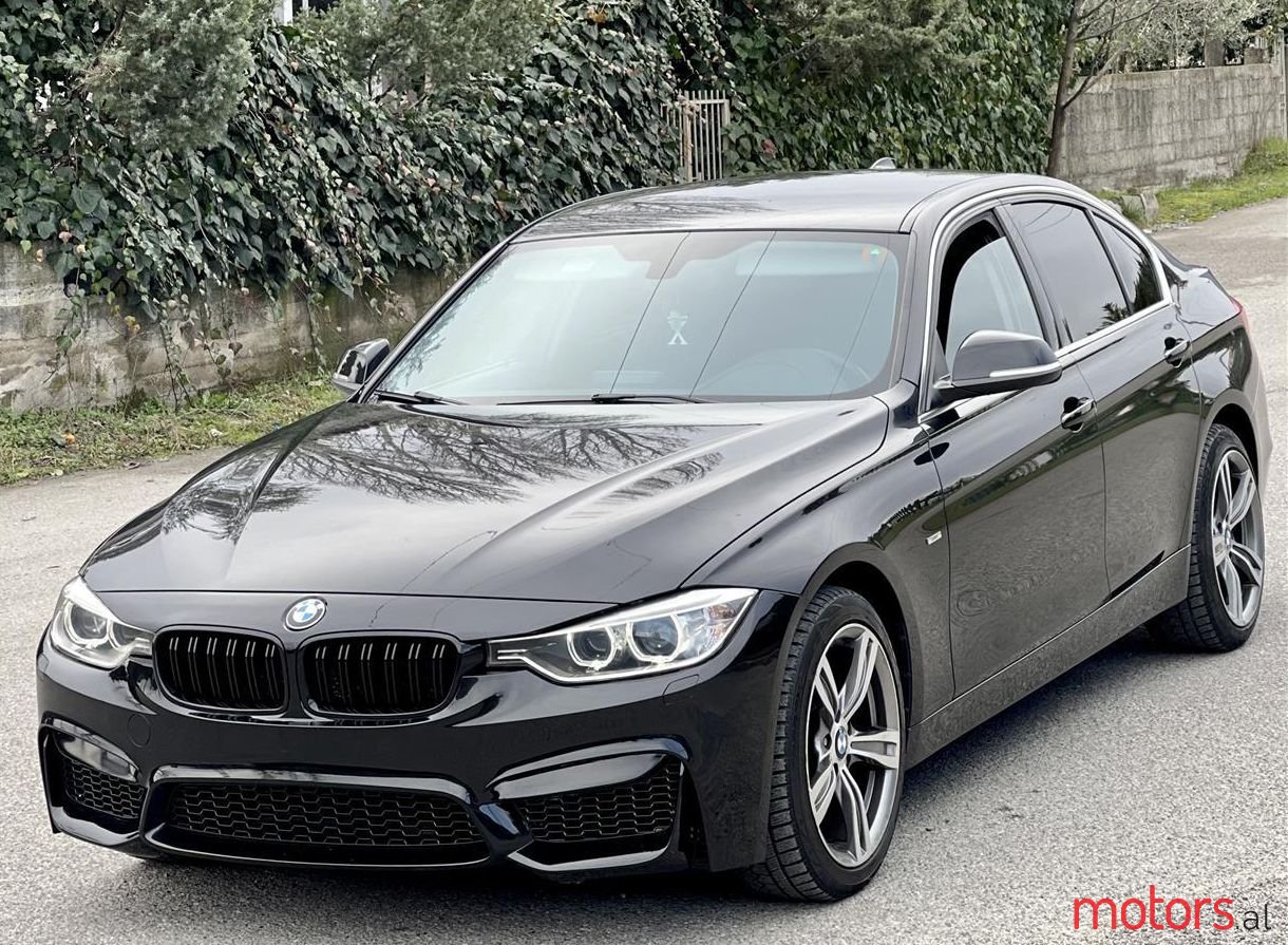 2013' BMW 320 photo #1