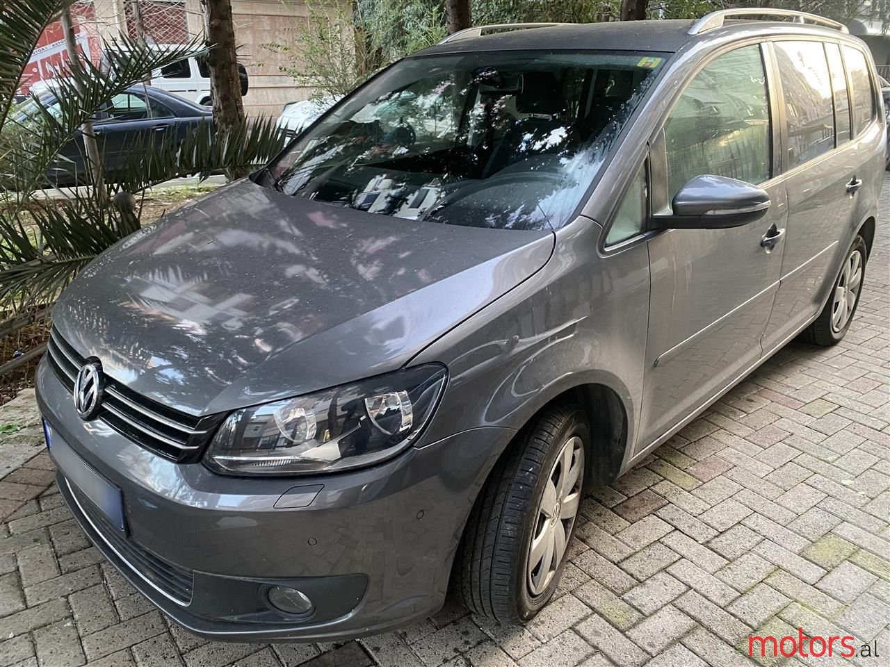 2013' Volkswagen Touran photo #3